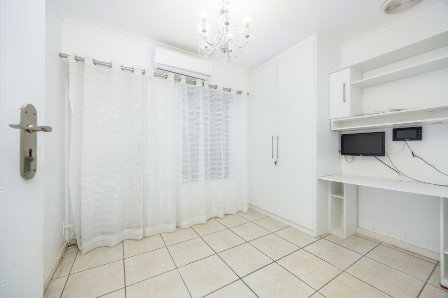 7 Bedroom Property for Sale in Eversdal Heights Western Cape